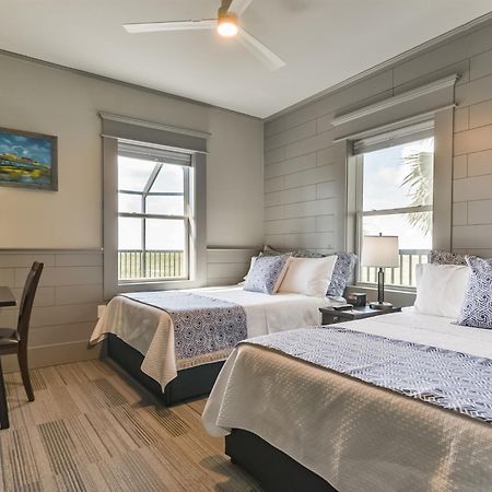 Hitchcock Harborwalk Lodge מראה חיצוני תמונה