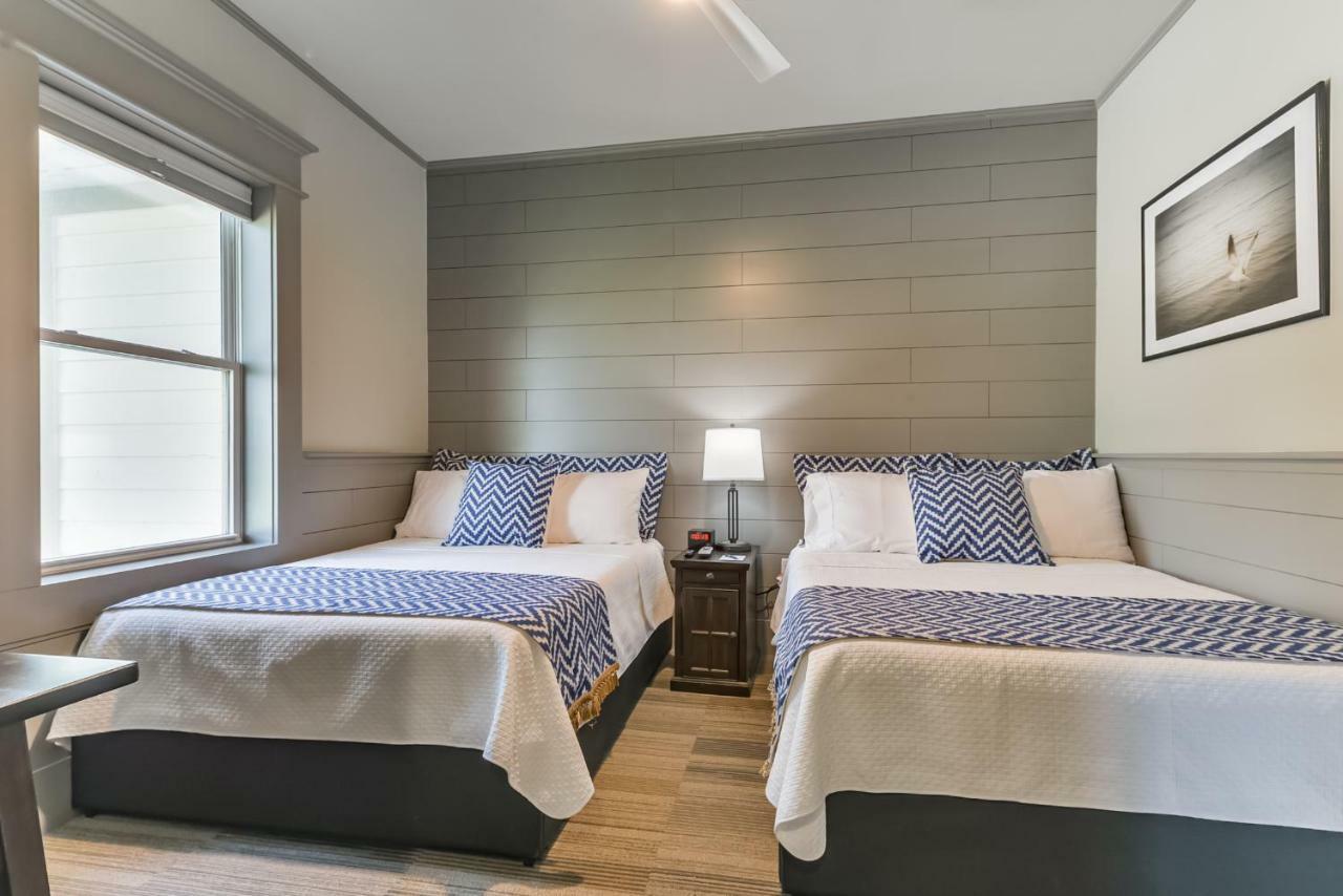 Hitchcock Harborwalk Lodge מראה חיצוני תמונה